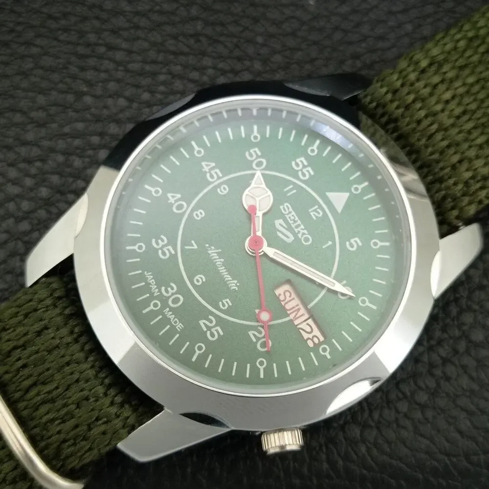 Vintage 1973 Seiko Automatic Mens Silver Watch W/daydate & Red accents